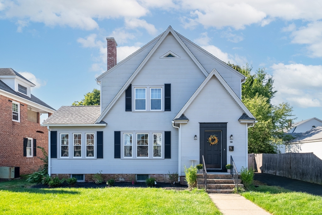 98 Pinehurst Road Holyoke, MA 01040 - Photo 1 of 34 Gallery Image 1