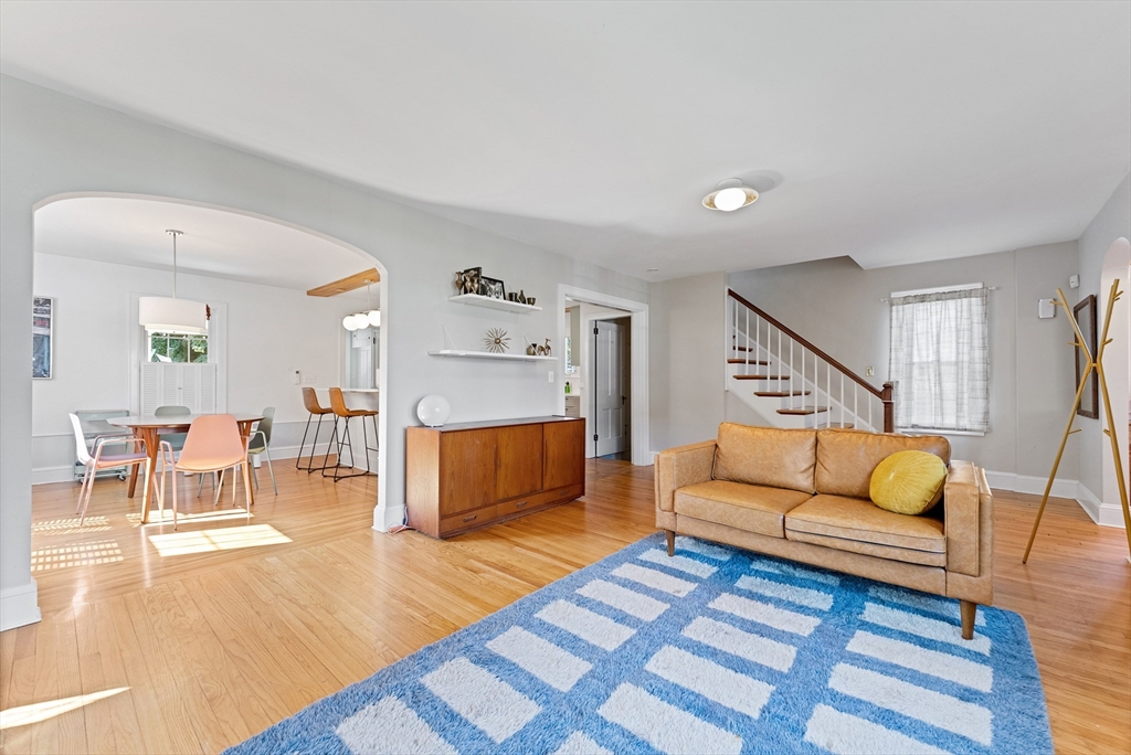 98 Pinehurst Road Holyoke, MA 01040 - Photo 3 of 34 Gallery Image 3