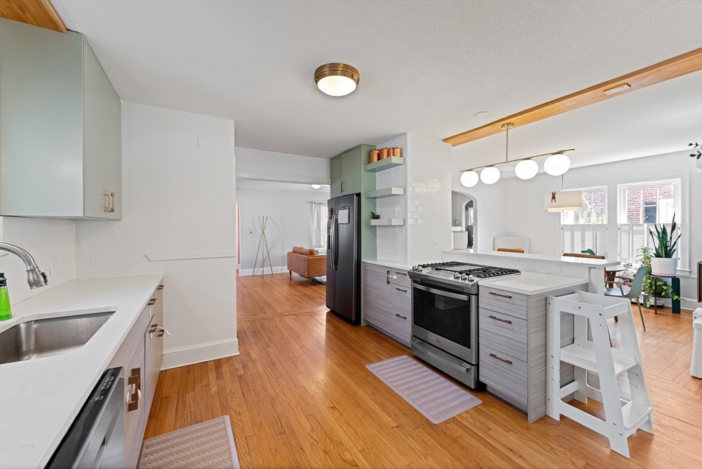 98 Pinehurst Road Holyoke, MA 01040 - Photo 7 of 34 Gallery Image 7