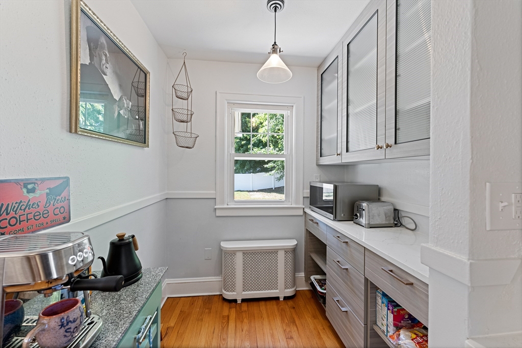 98 Pinehurst Road Holyoke, MA 01040 - Photo 10 of 34 Gallery Image 10