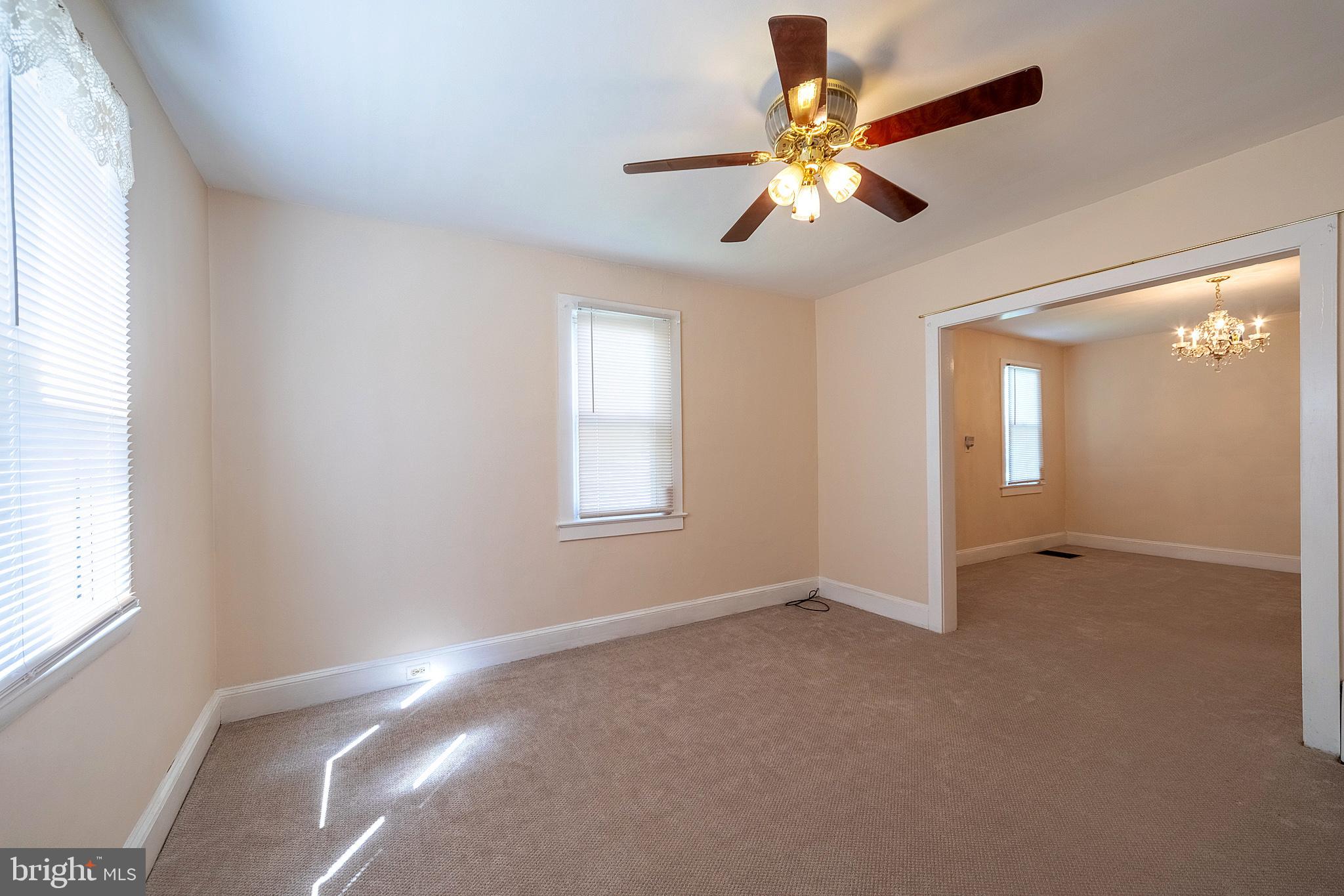 30 Crescent Avenue Ewing, NJ 08638 - Photo 4 of 27 Living Room