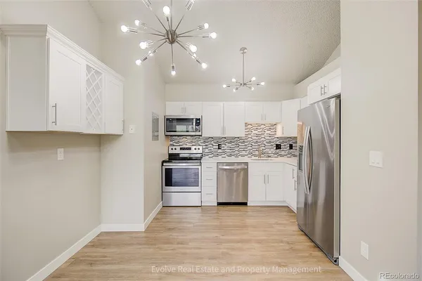 $1,699 | 2575 South Syracuse Way, Unit J301, Denver, CO 80231