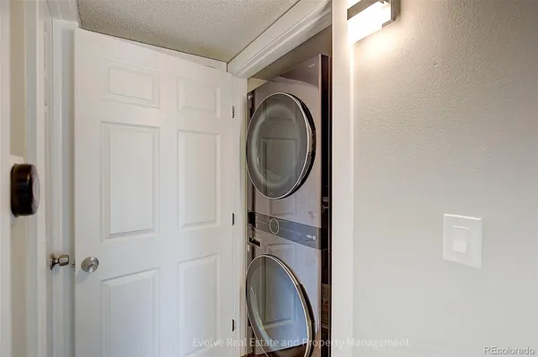 $1,699 | 2575 South Syracuse Way, Unit J301, Denver, CO 80231