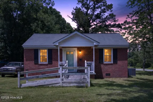 $100,000 | 2200 Center Avenue, New Bern, NC 28560