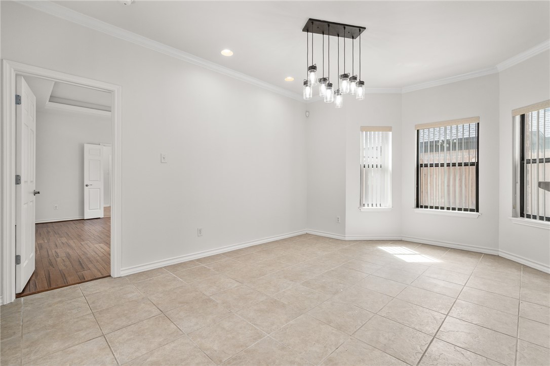 623 Broadway Boulevard Portland, TX 78374 - Photo 15 of 35 a view of an empty room with a window