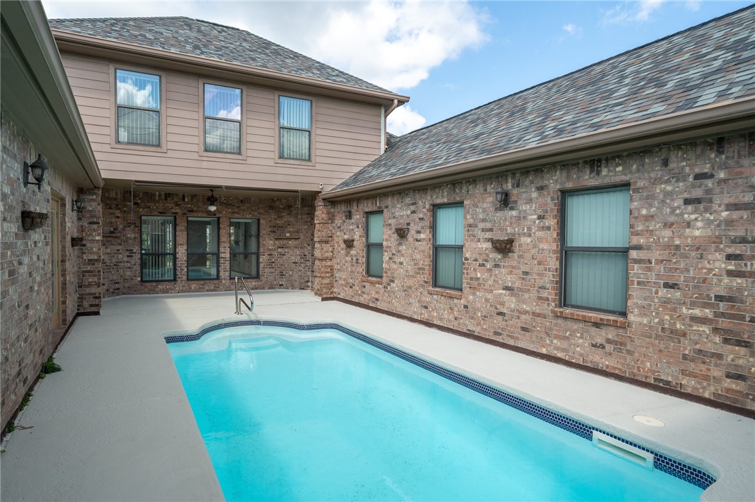623 Broadway Boulevard Portland, TX 78374 - Photo 33 of 35 a front view of a house with porch