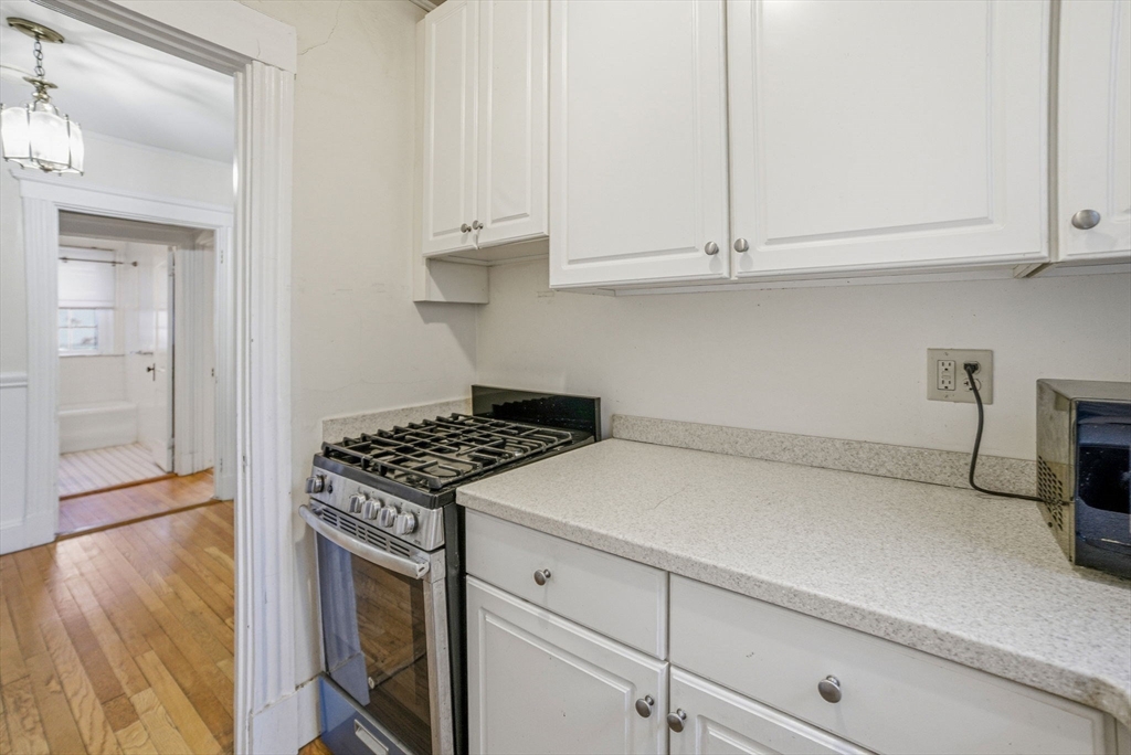 43 Linnaean Street, Unit 1 Cambridge, MA 02138 - Photo 15 of 24