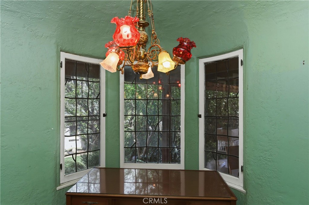 4579 University Riverside, CA 92501 - Photo 18 of 44 window detail in dining room