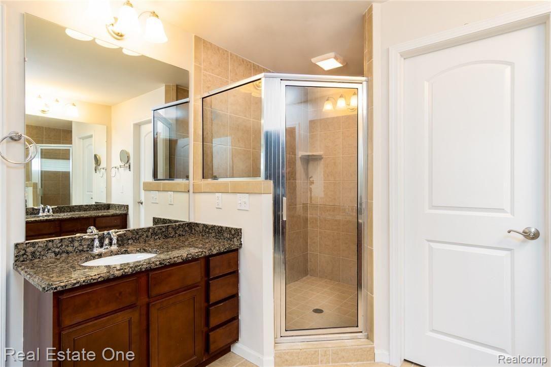 3523 Hogan Circle Rochester, MI 48307 - Photo 16 of 32 DSC03741-Edit.jpg