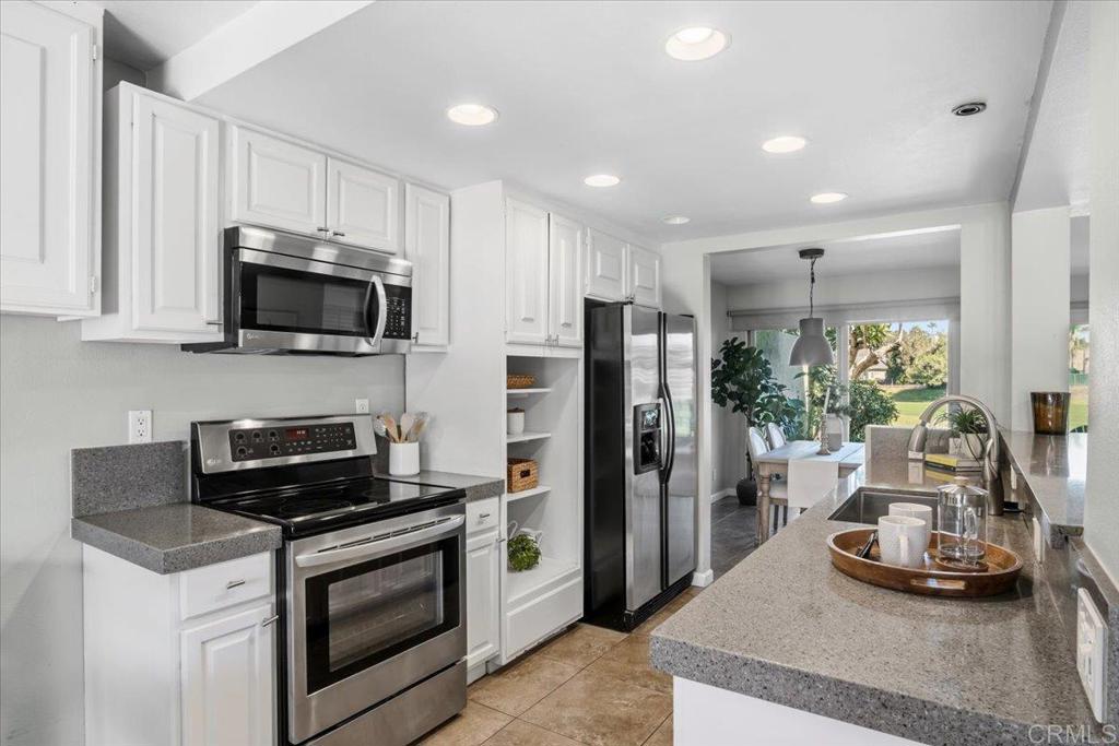 213 Via Osuna Rancho Santa Fe, CA 92091 - Photo 13 of 58