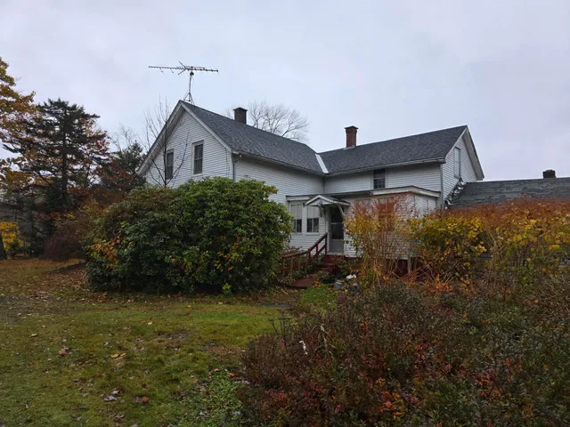 $250,000 | 73 Swan Lake Avenue, Belfast, ME 04915