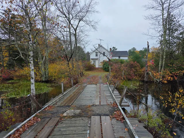 $250,000 | 73 Swan Lake Avenue, Belfast, ME 04915