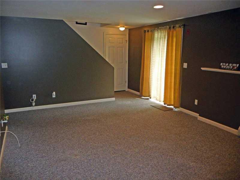 45 Blue Ridge Drive East Sidney, ME 04330 - Photo 19 of 28 Den/Family/Great Room.