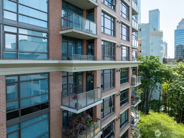 $374,900 | 1420 Terry Avenue, Unit 603, Seattle, WA 98101