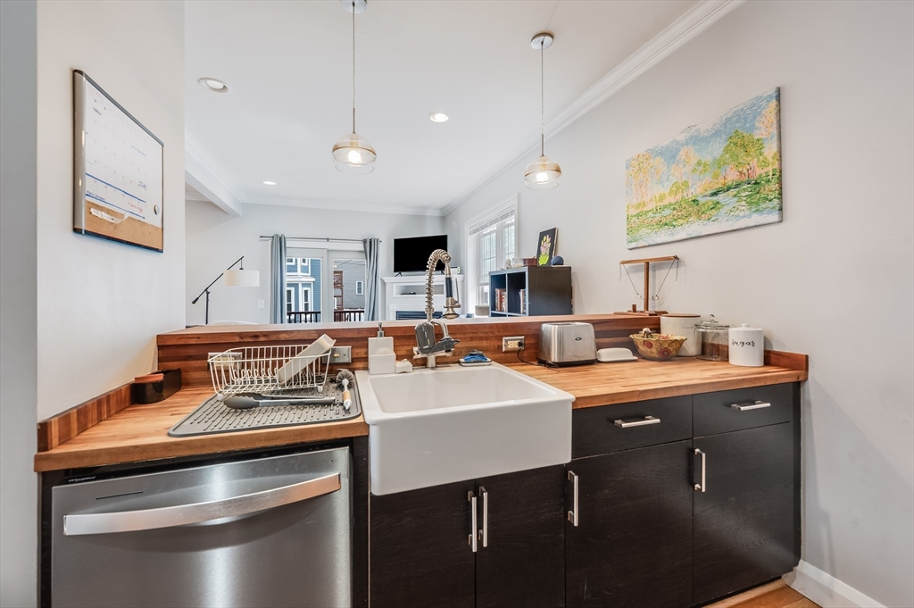 13 Spring Garden Street, Unit 1 Boston, MA 02125 - Photo 5 of 18