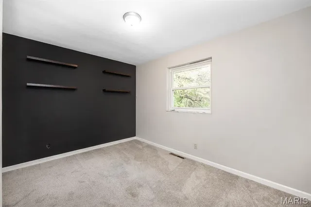 $165,000 | 860 Wilshire Drive, Belleville, IL 62223