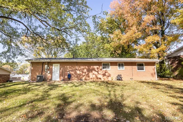 $165,000 | 860 Wilshire Drive, Belleville, IL 62223