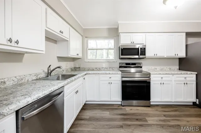 $165,000 | 860 Wilshire Drive, Belleville, IL 62223