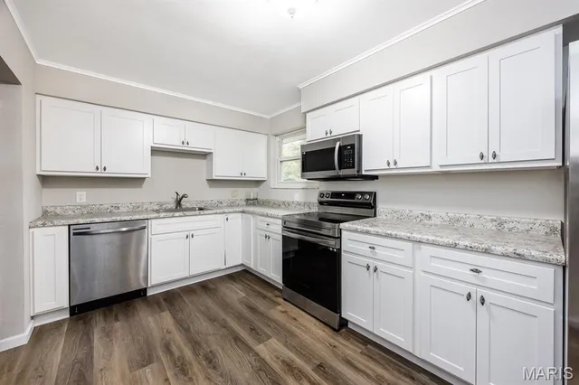 $165,000 | 860 Wilshire Drive, Belleville, IL 62223