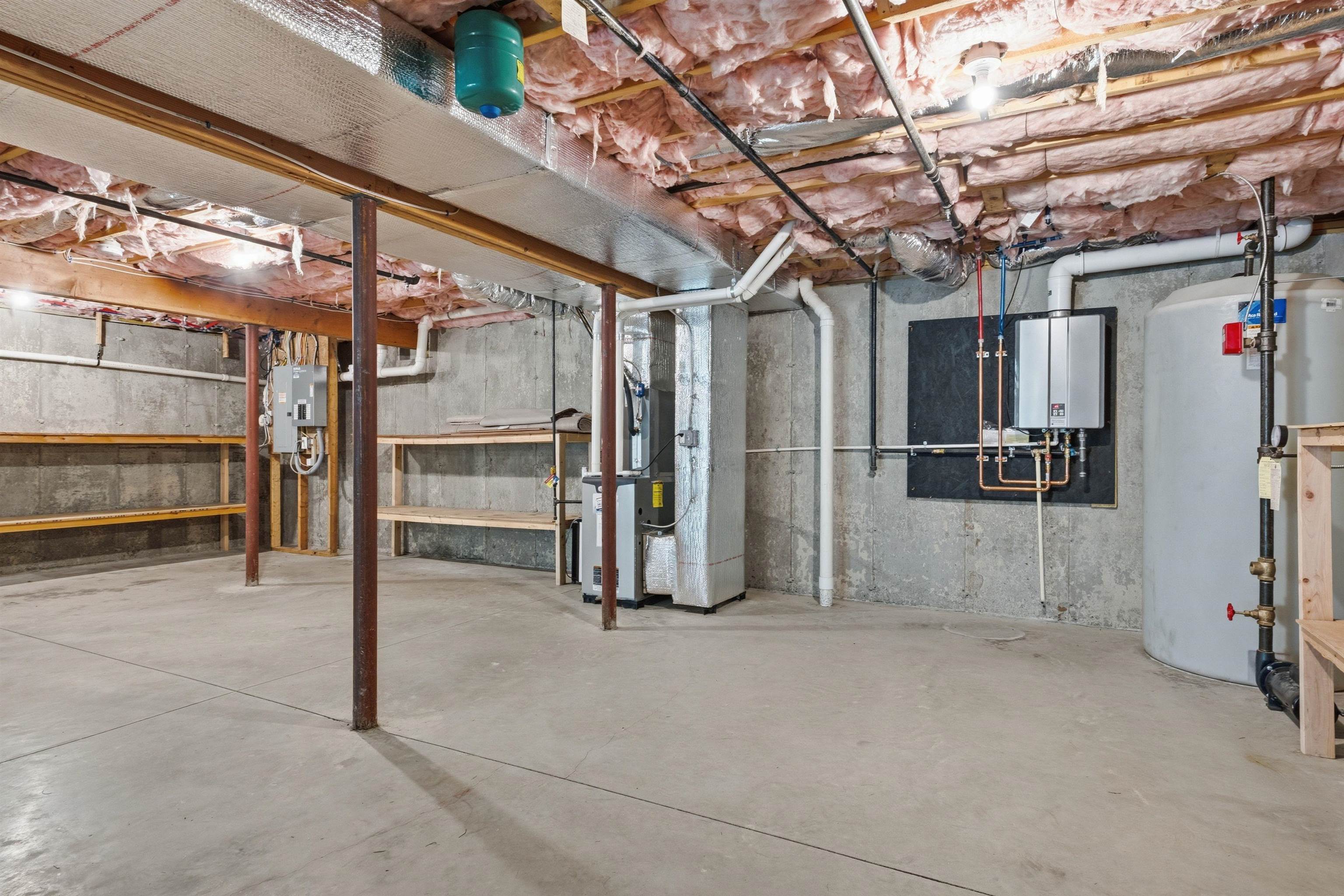 12 Thorn Hill Road, Unit 12 Hooksett, NH 03106 - Photo 41 of 44