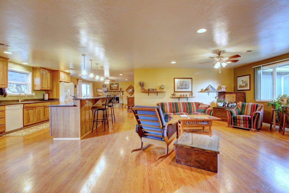 2245 Houston Road Phoenix, OR 97535 - Photo 2 of 30 Additional Photo
