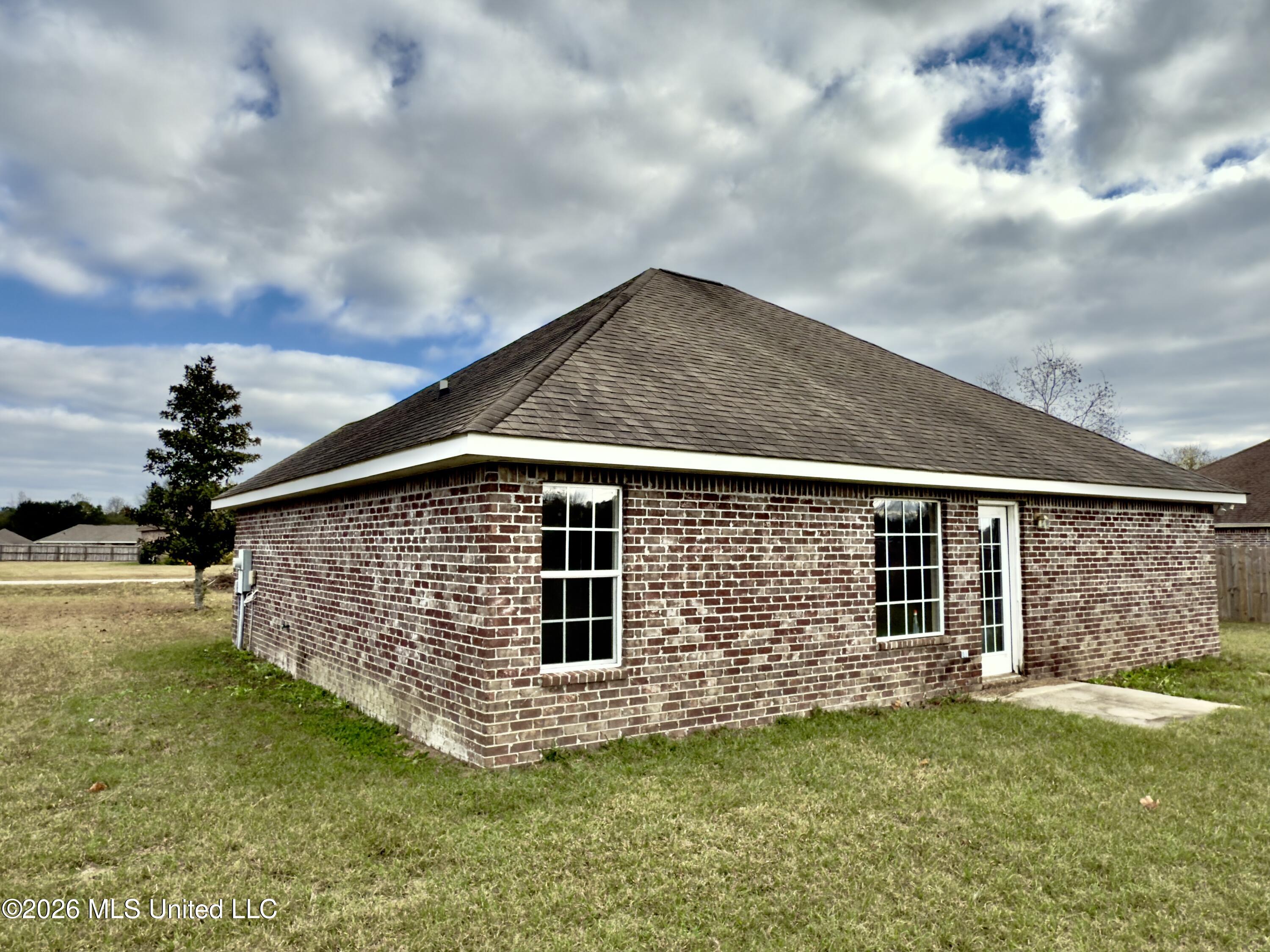 17 Pointer Trail Picayune, MS 39466 - Photo 3 of 28 Rear elevation