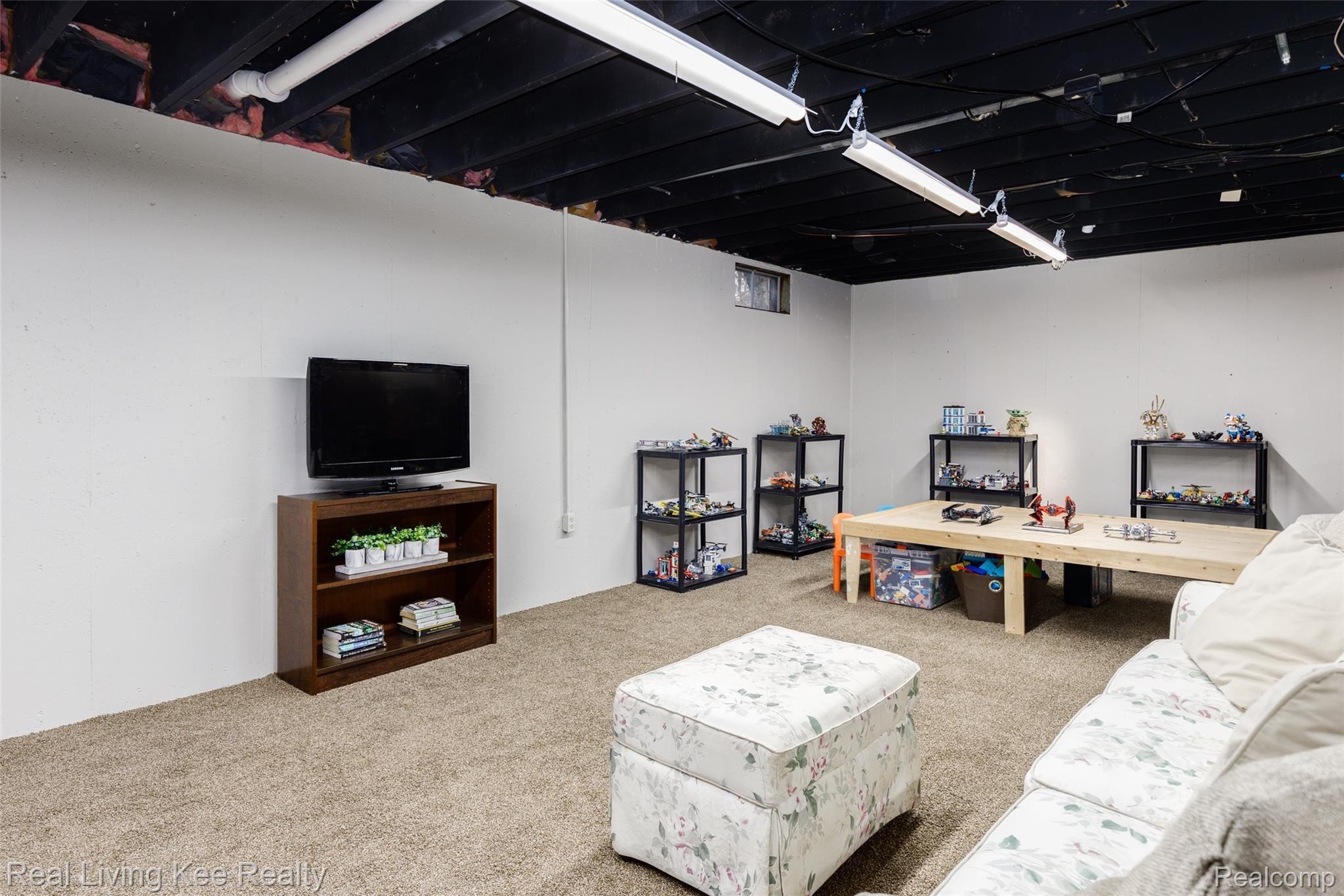 3942 South Ellamae Road Rochester, MI 48306 - Photo 32 of 54 basement2-4.jpg