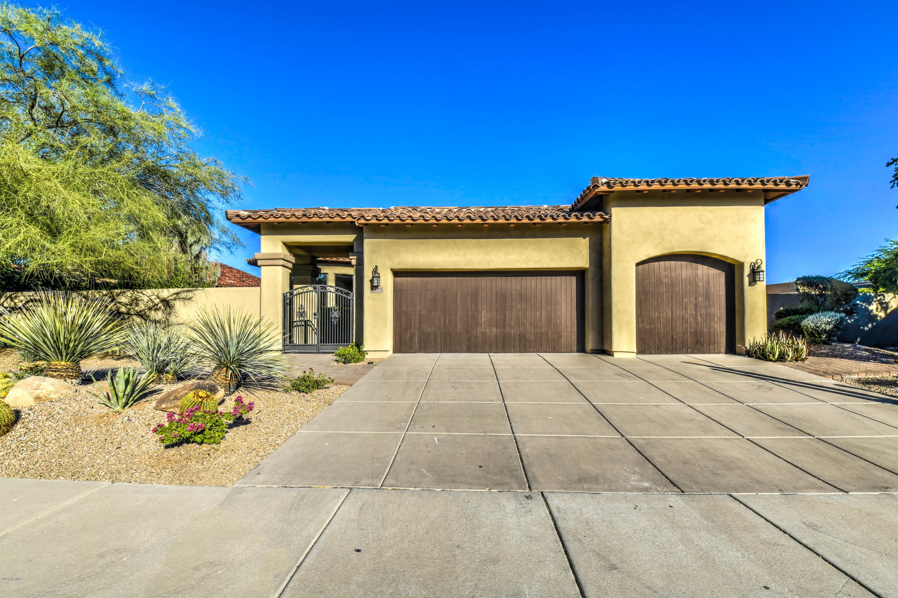 8125 East Wing Shadow Road Scottsdale, AZ 85255 - Photo 3 of 44 Front