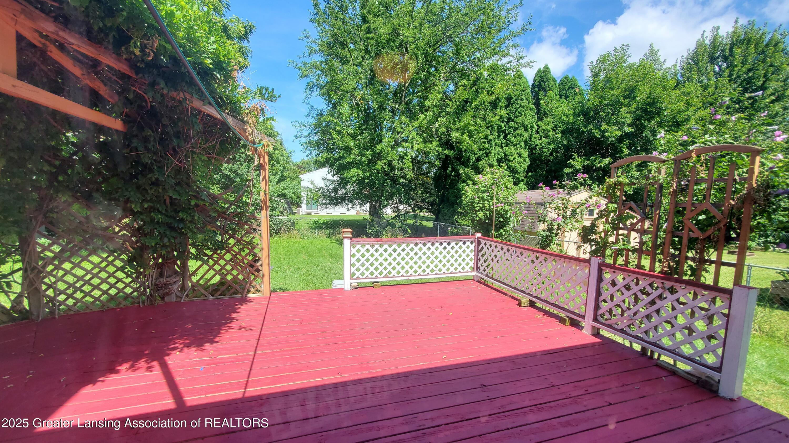 3116 Colchester Road Lansing, MI 48906 - Photo 21 of 23 20240821_133949