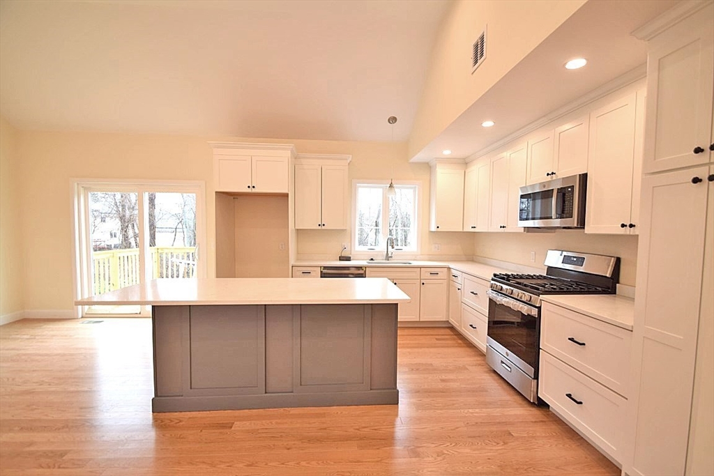 20 Irving Road Randolph, MA 02368 - Photo 6 of 31 Gallery Image 6