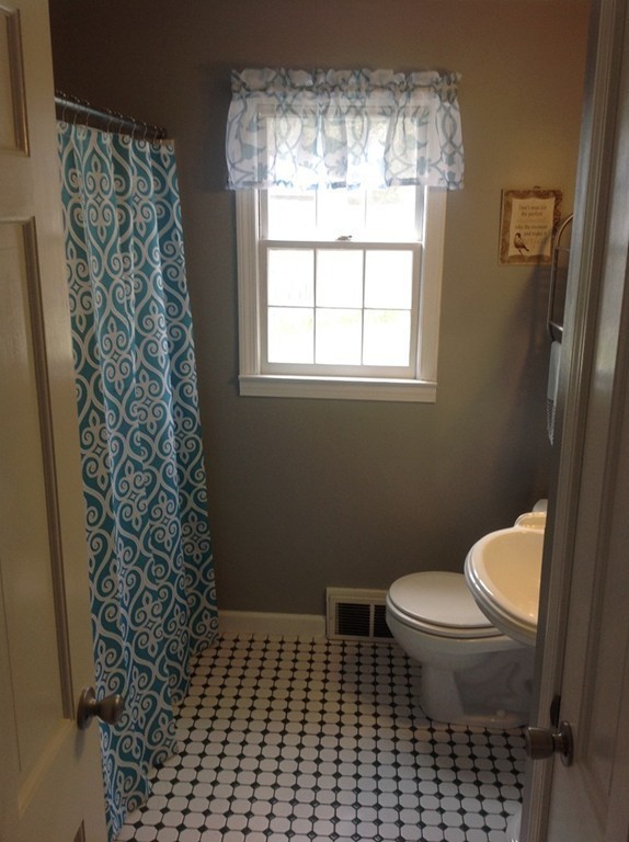 2 Ruth Drive Wilbraham, MA 01095 - Photo 10 of 30 Gallery Image 10