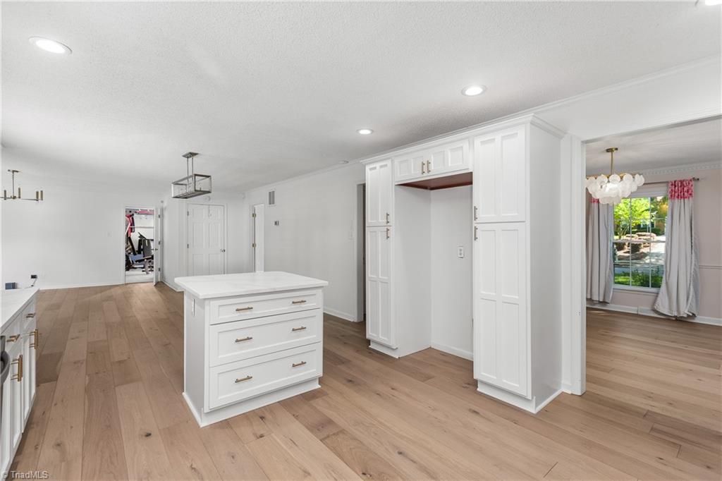 1509 Heathcliff Road High Point, NC 27262 - Photo 14 of 46 Kitchen