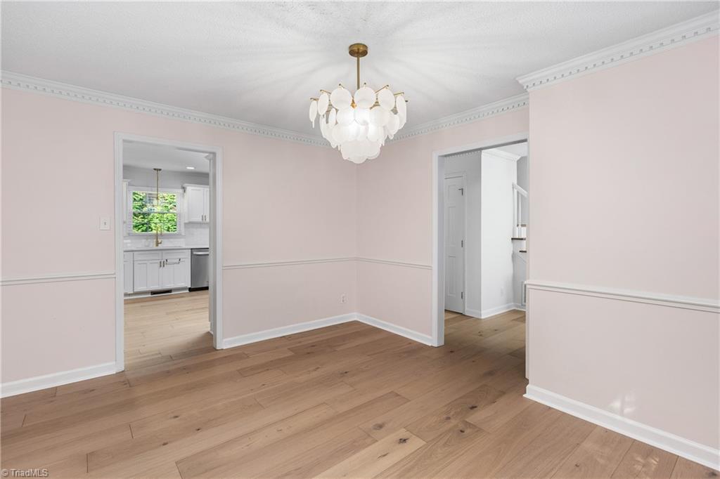 1509 Heathcliff Road High Point, NC 27262 - Photo 16 of 46 Dining Room
