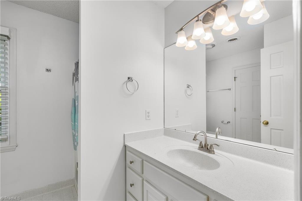 1509 Heathcliff Road High Point, NC 27262 - Photo 27 of 46 Primary Bathroom