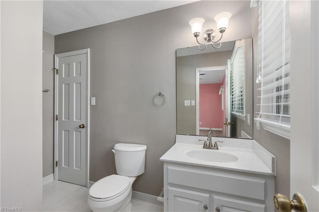1509 Heathcliff Road High Point, NC 27262 - Photo 31 of 46 3rd Bathroom