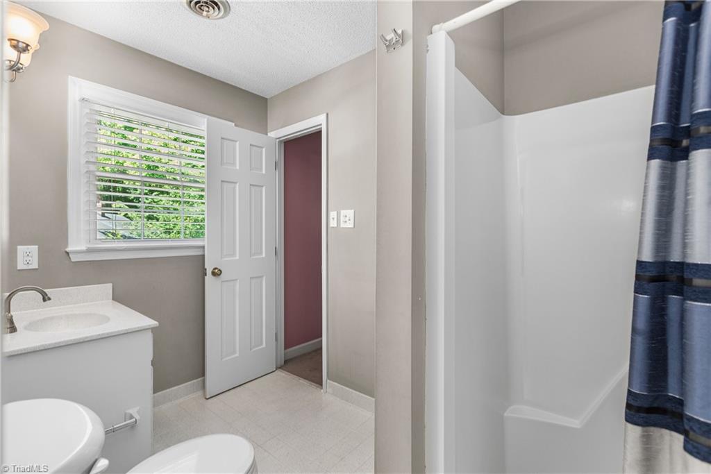1509 Heathcliff Road High Point, NC 27262 - Photo 32 of 46 3rd Bathroom