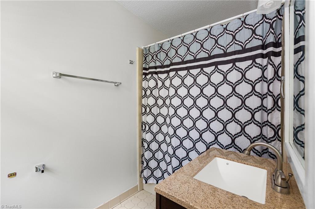 1509 Heathcliff Road High Point, NC 27262 - Photo 34 of 46 4th Bathroom