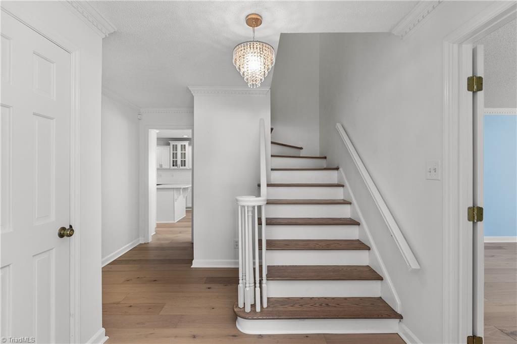 1509 Heathcliff Road High Point, NC 27262 - Photo 4 of 46 Foyer