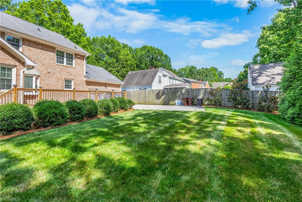 1509 Heathcliff Road High Point, NC 27262 - Photo 41 of 46