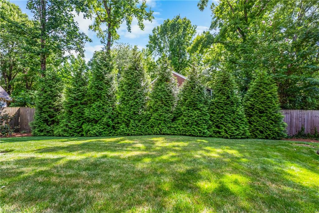 1509 Heathcliff Road High Point, NC 27262 - Photo 44 of 46