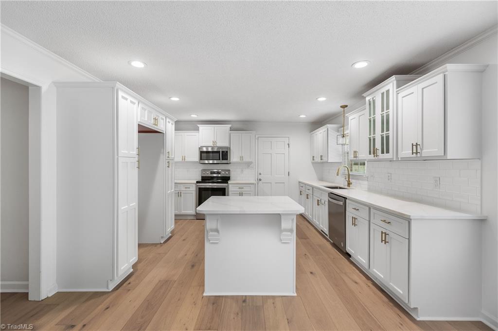 1509 Heathcliff Road High Point, NC 27262 - Photo 8 of 46 Kitchen