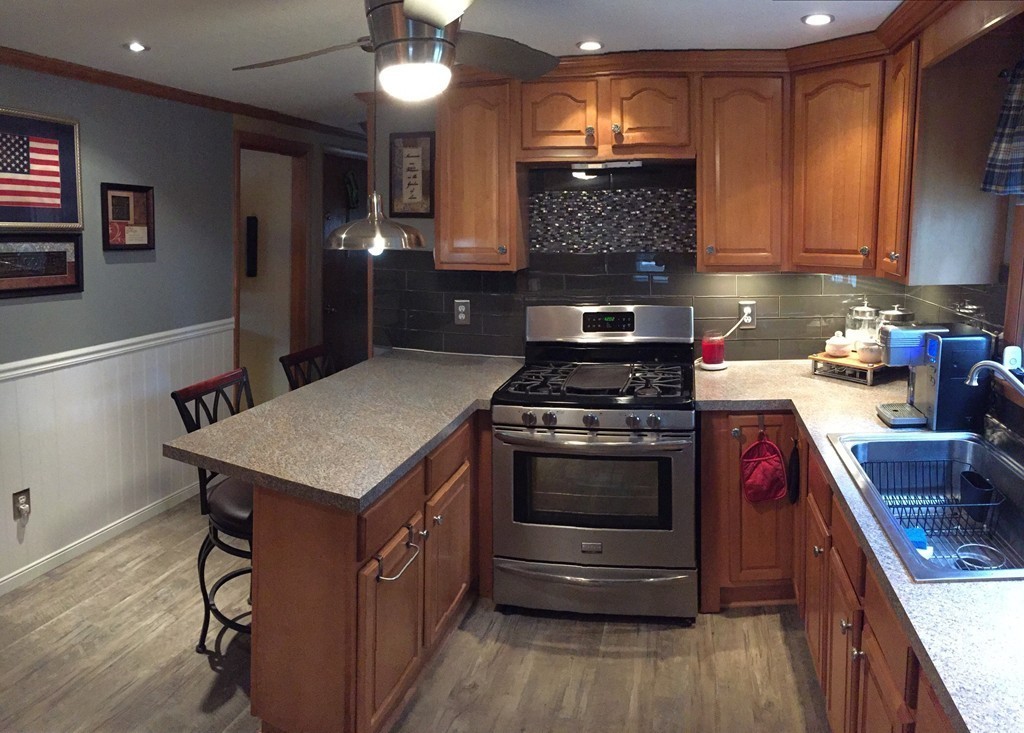 8 Fordham Street Springfield, MA 01104 - Photo 4 of 14