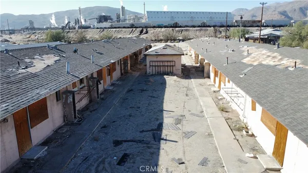 a view of lot of ocean