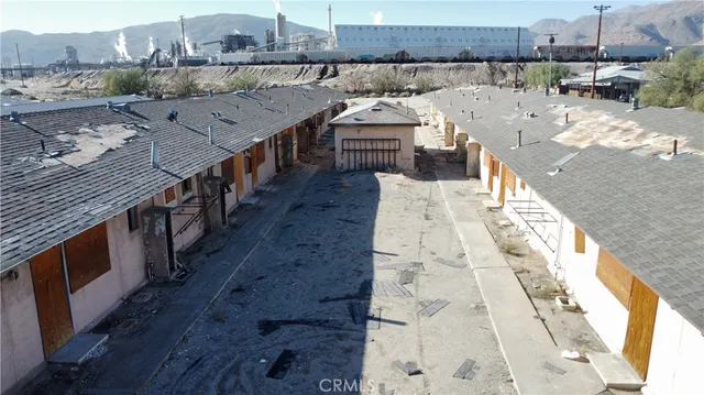 a view of lot of ocean