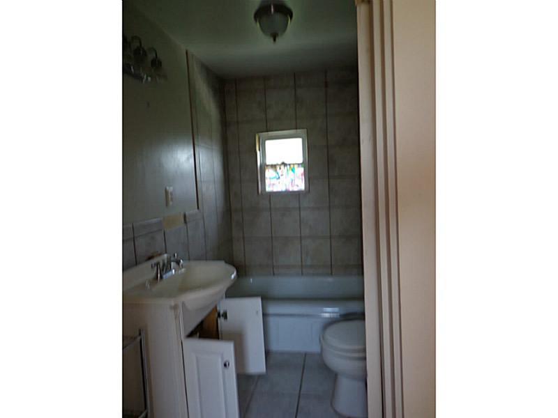 802 1st Street East Rochester, PA 15074 - Photo 14 of 24 Full Bath.