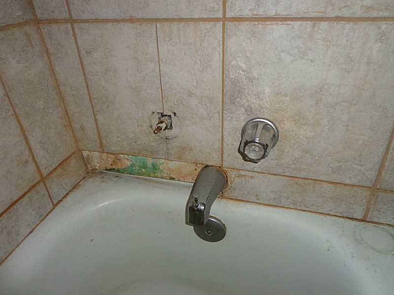 802 1st Street East Rochester, PA 15074 - Photo 15 of 24 Full Bath.