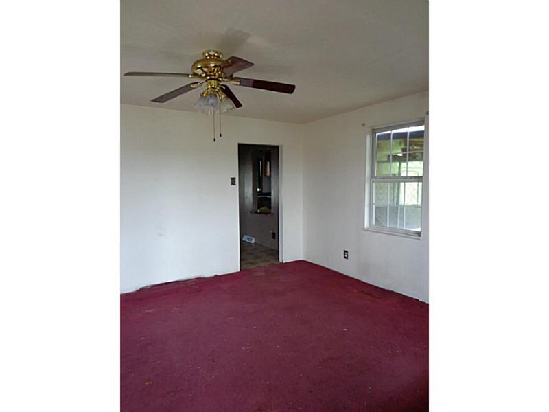 802 1st Street East Rochester, PA 15074 - Photo 4 of 24 Living Room.