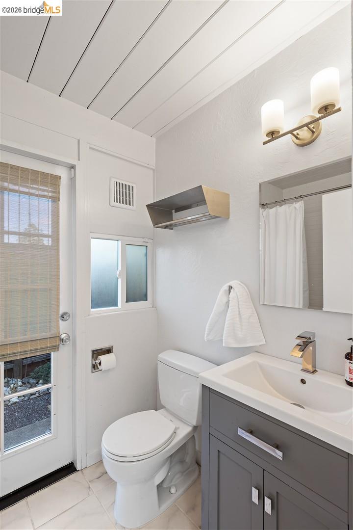 841 Montecillo Road San Rafael, CA 94903 - Photo 31 of 49 a bathroom with a sink toilet and shower