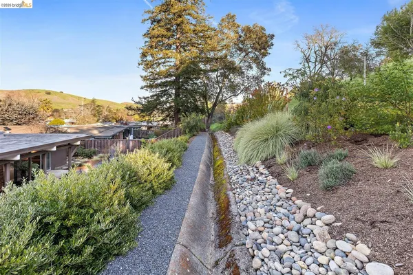 $1,549,000 | 841 Montecillo Road, San Rafael, CA 94903