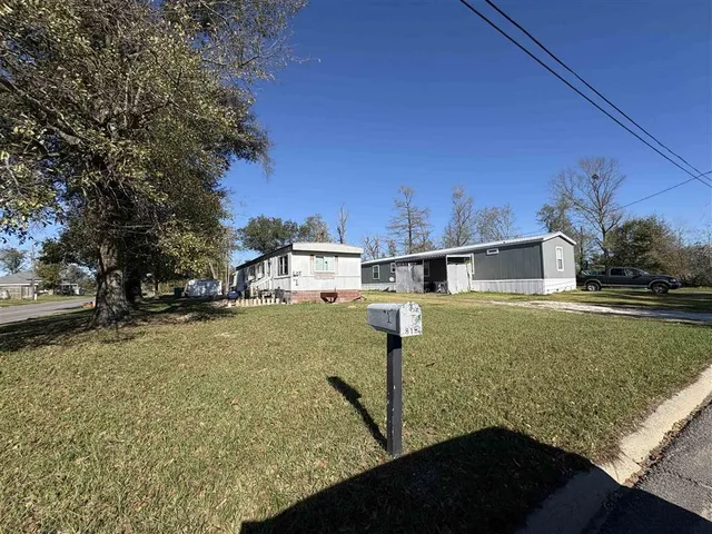 $75,000 | 818 Live Oak Street, Westlake, LA 70669